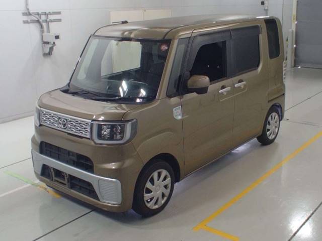 76 TOYOTA PIXIS MEGA LA700A 2016 г. (CAA Chubu)